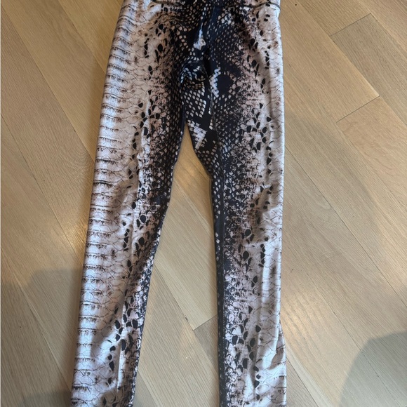 Patterned Terez workout set - Picture 2 of 3